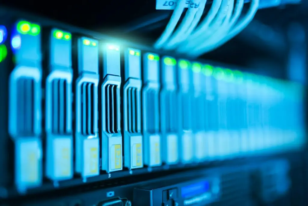 Infogérance Val d'Oise : MSP à Cergy pour PME, cabinets d'avocats et d'architectes Infogérance Val d'Oise : baie serveur supervisée 24/7 par NBS depuis Cergy